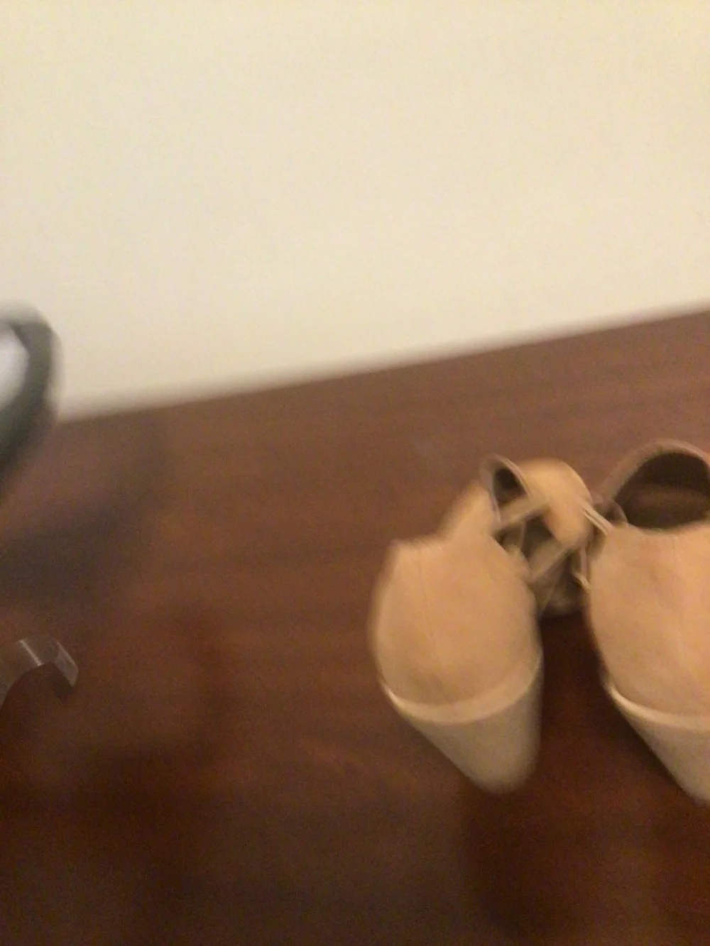 Eileen Fisher chunk heel cut out side with elastic stretch SZ 9 pri